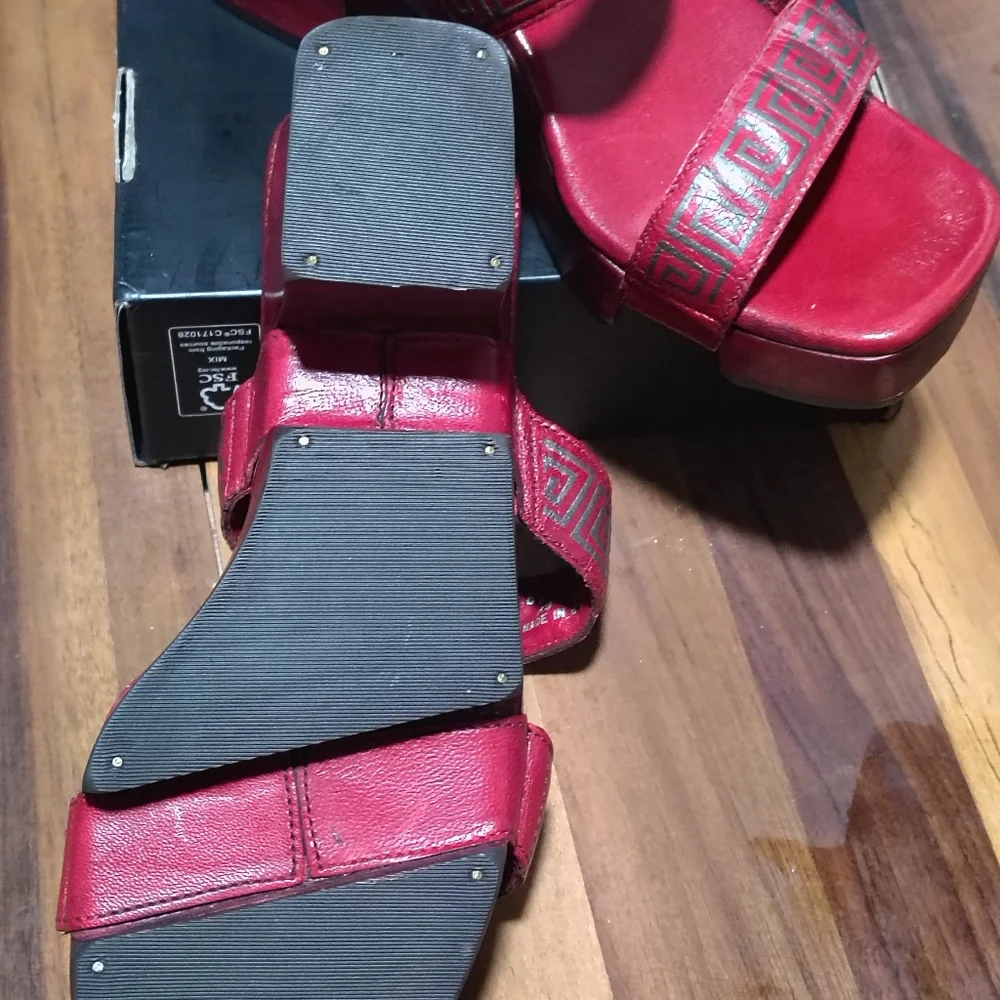 Cole Haan Women’s Red Resort Vintage Platform Slide Sandals - Picture 3 of 5
